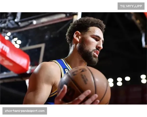 库里谈科比曾在甲骨文球场获热烈欢迎称其压过主场加油声